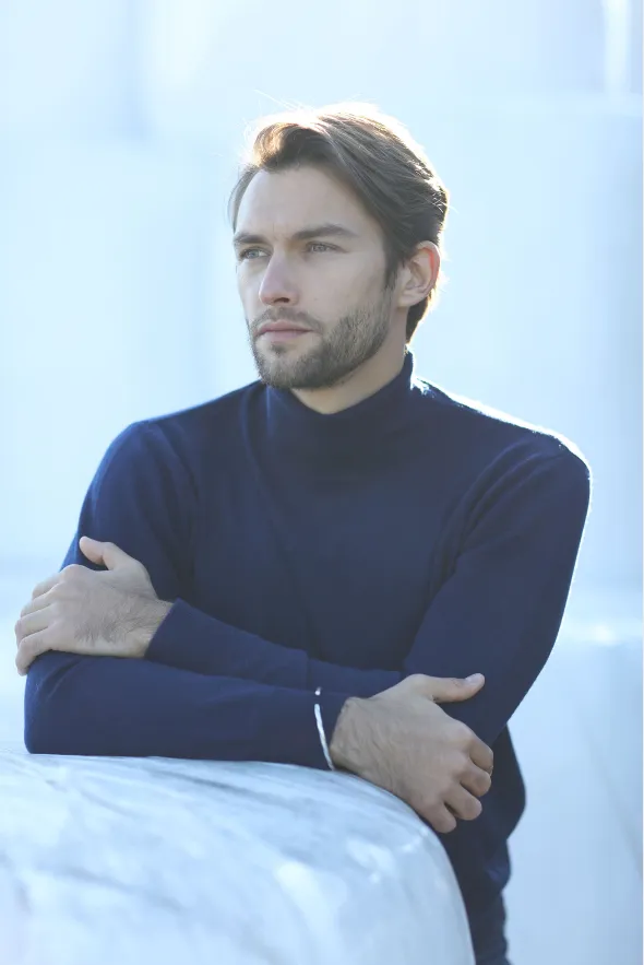 Lofty Turtleneck Cashmere Sweater