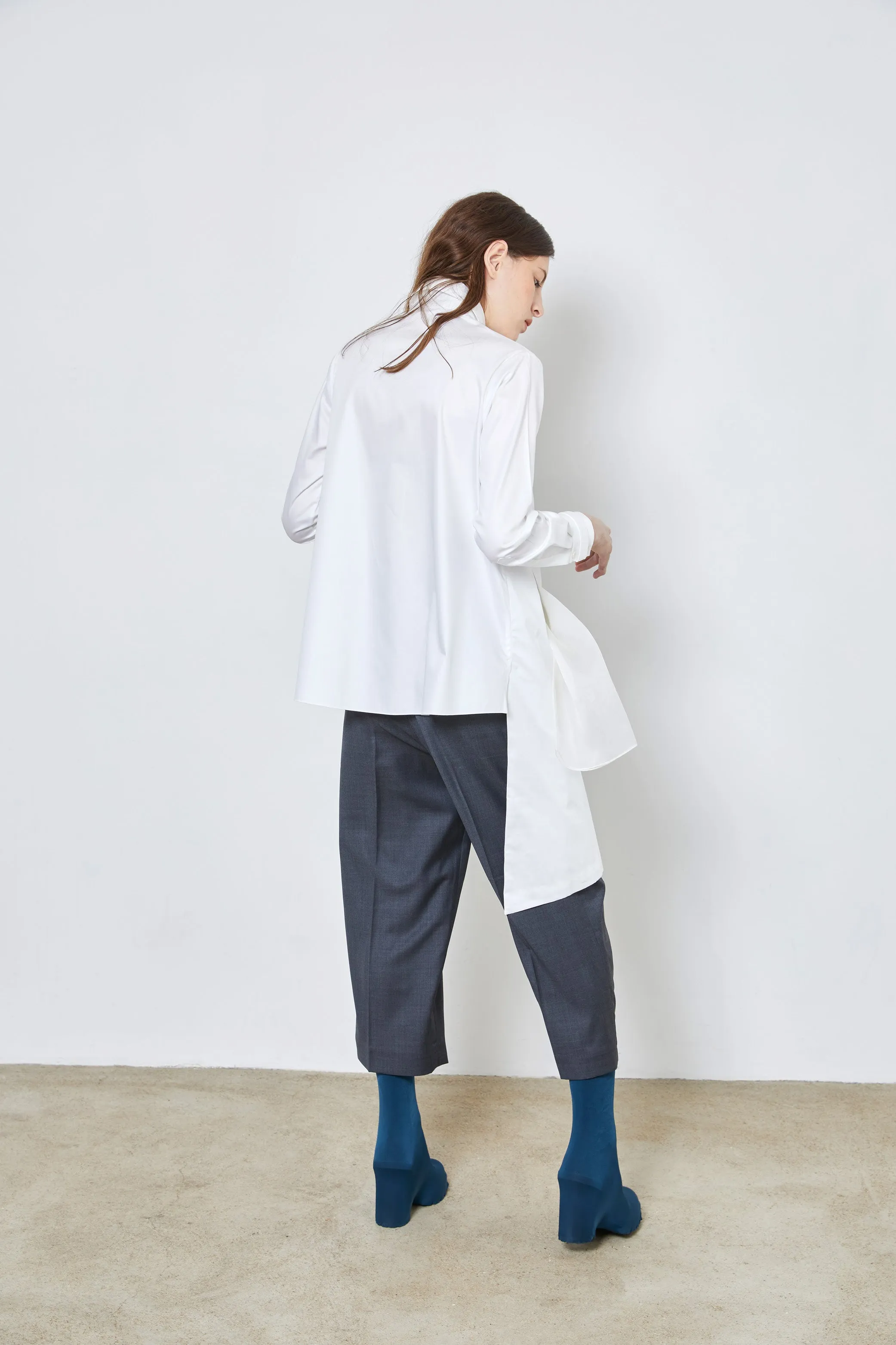 MABILLON white - asymmetrical silk shirt