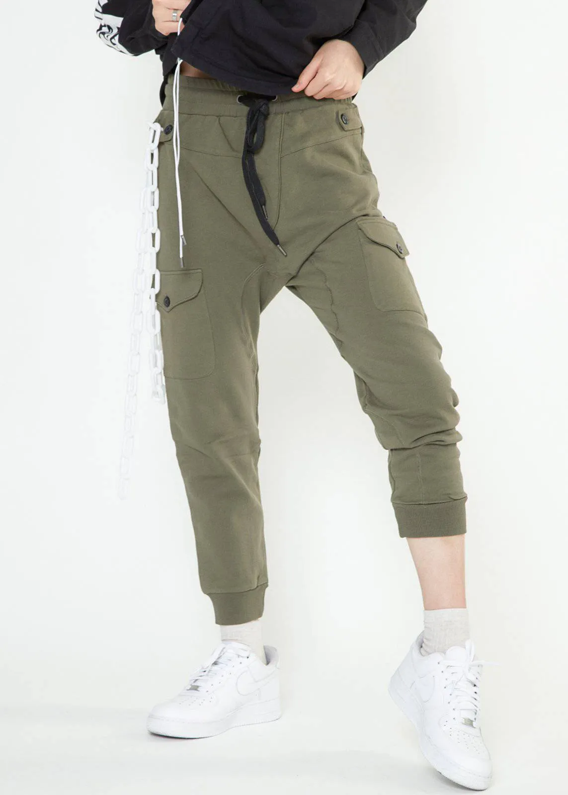 Men's Drop Crotch Cargo Pockets Sweatpants in Olive