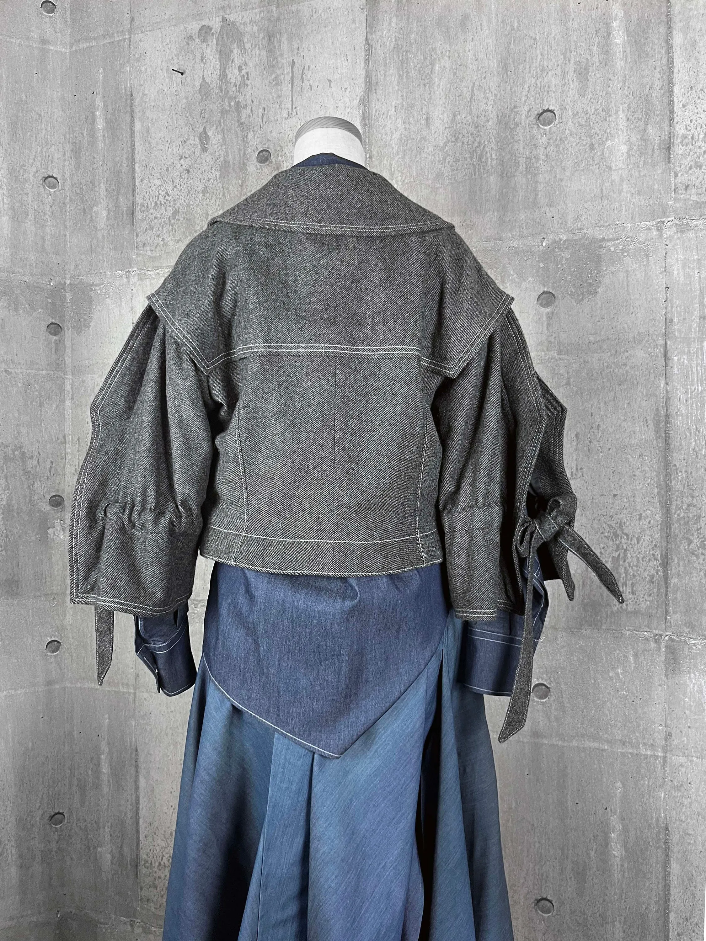 Origami wool jacket with square sleeves/Grey