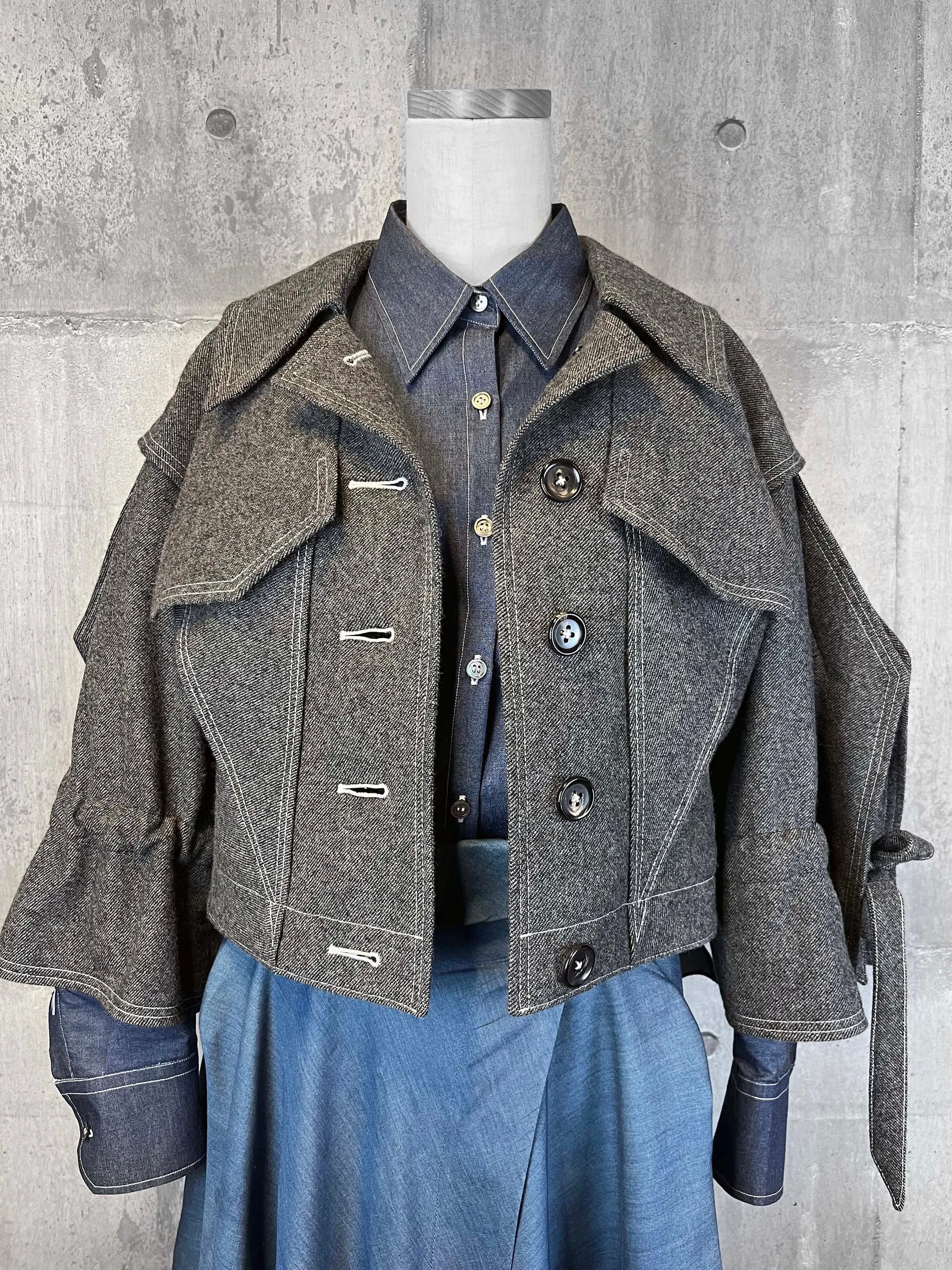 Origami wool jacket with square sleeves/Grey