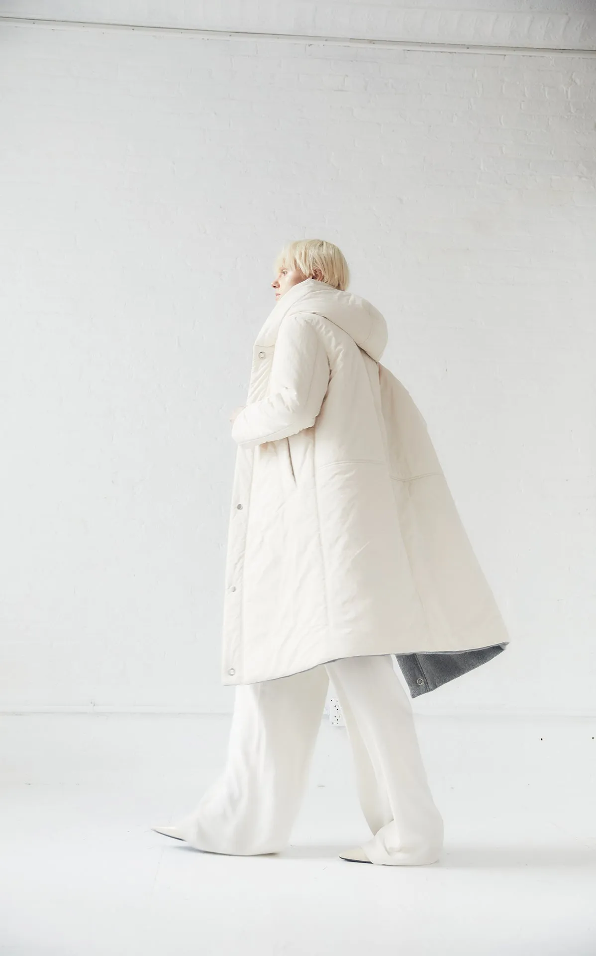 REVERSIBLE SUSTAINABLE DOWN WOOL COAT