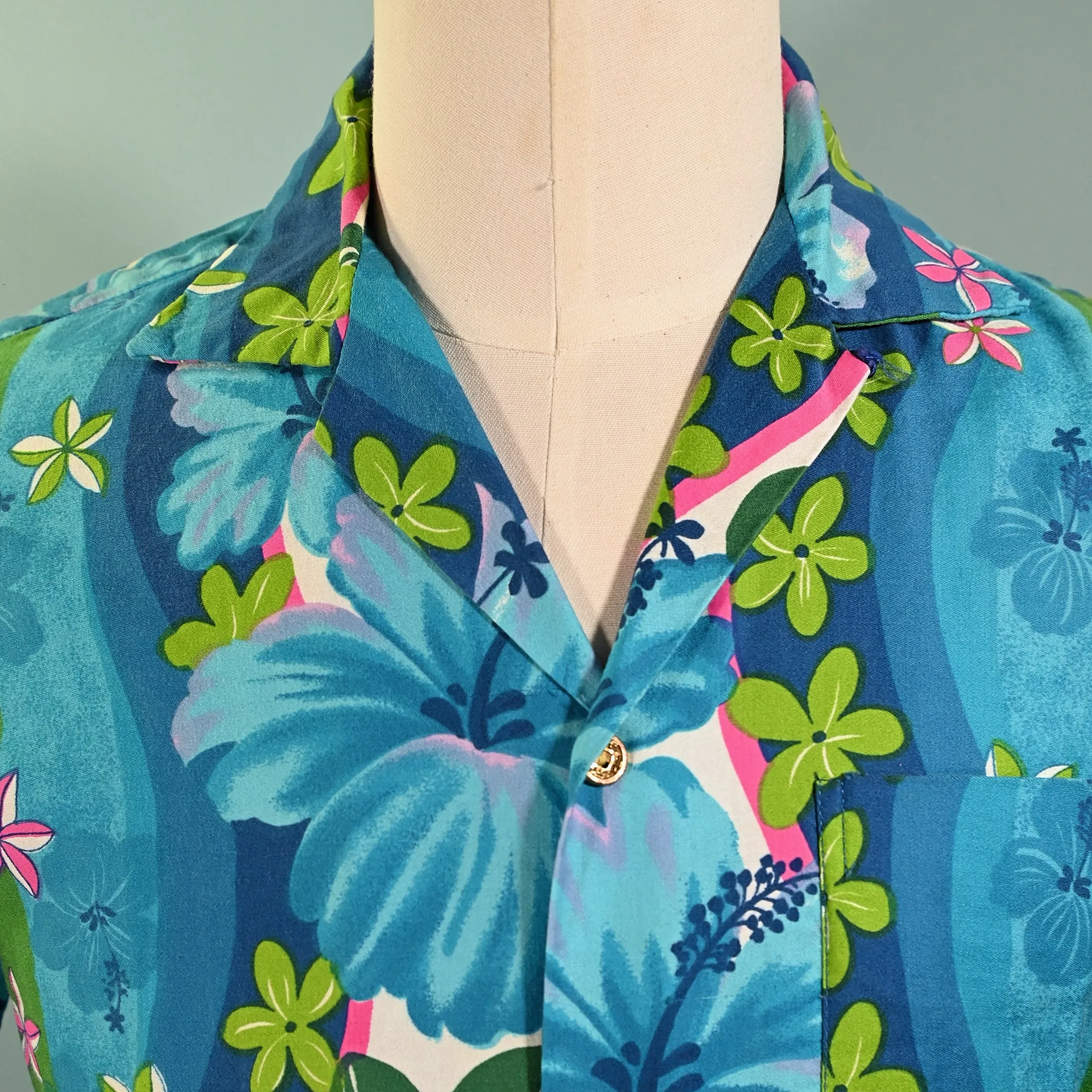 Royal Hawaiian Vintage 60s Flower Power Aloha Shirt, Loop Collar Hawaiian Shirt S