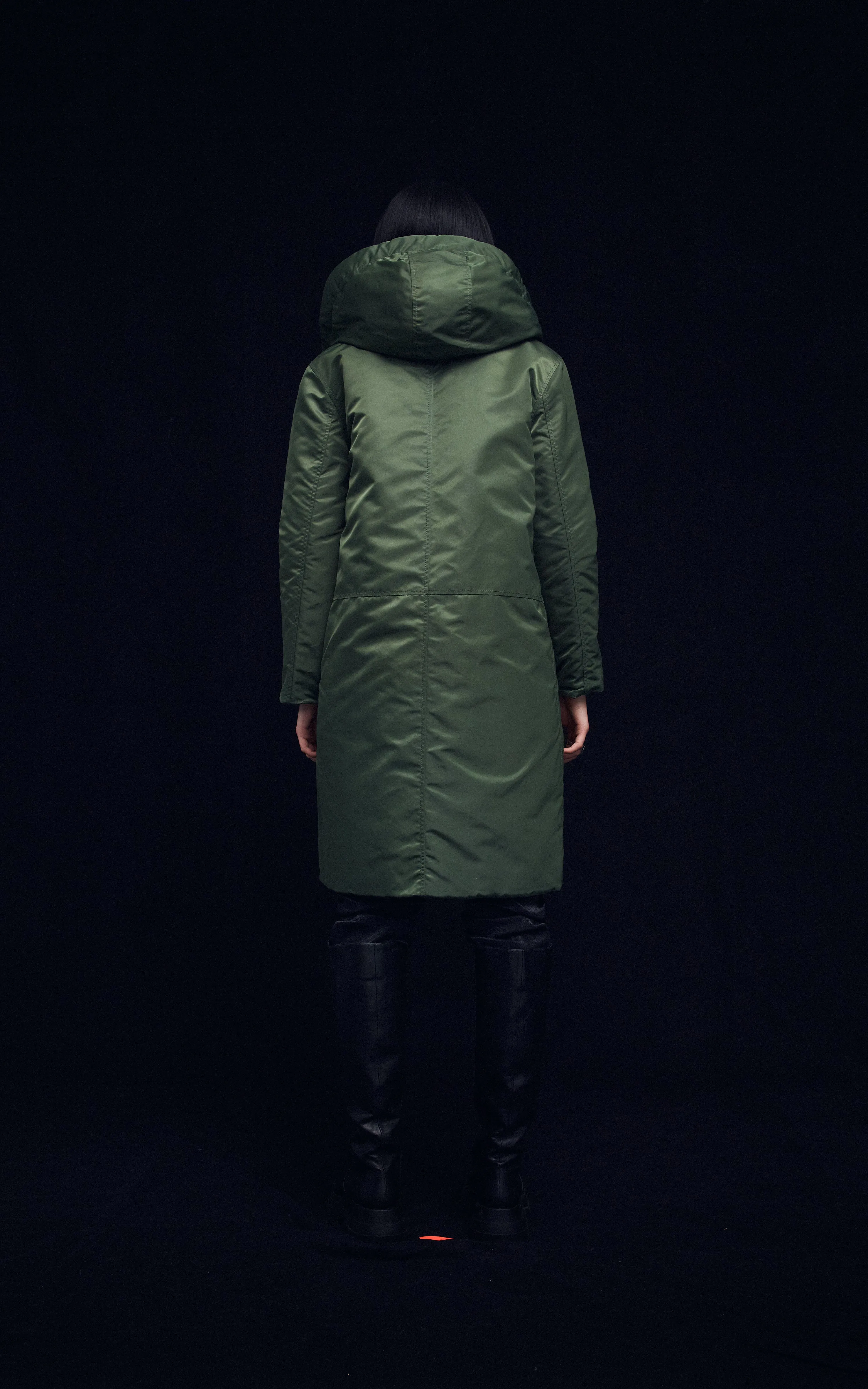 SUSTAINABLE REVERSIBLE SATIN DOWN COAT