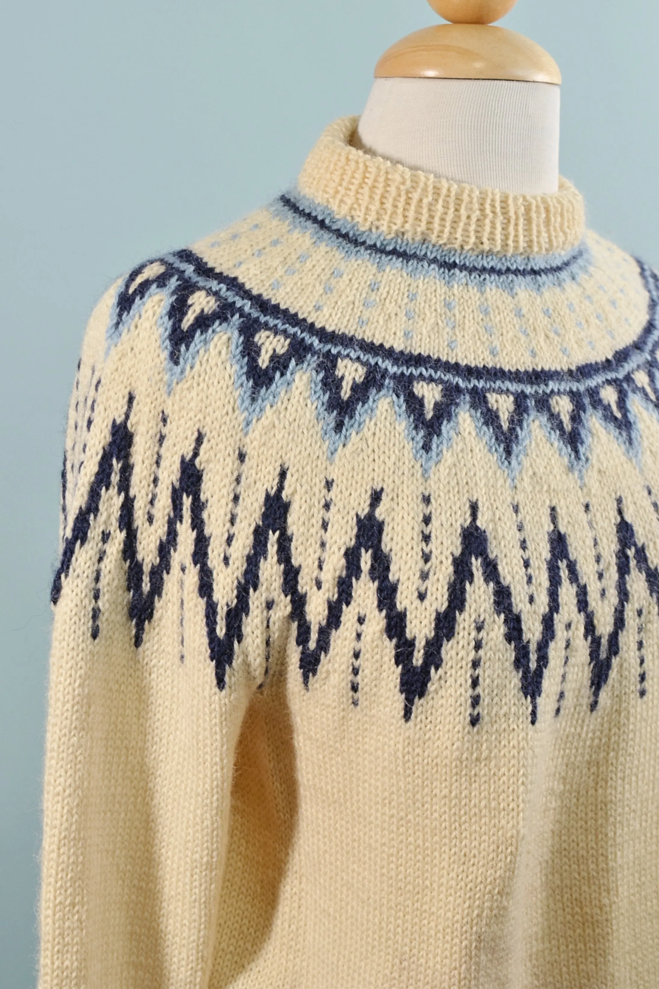 Vintage 50s/60s Wool Hand Knit Sweater, Scandinavian Style M